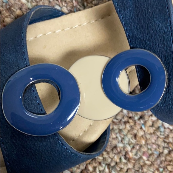 Impo open toe blue Slide ons heels. Size 8 - Picture 8 of 11